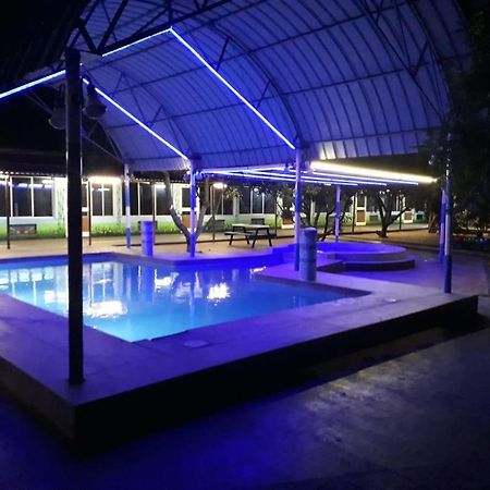 Chill Out Resort Perundurai Buitenkant foto